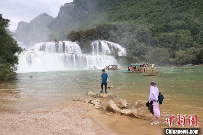 探访中国首个跨境旅游合作区 中越民众便捷“串门”