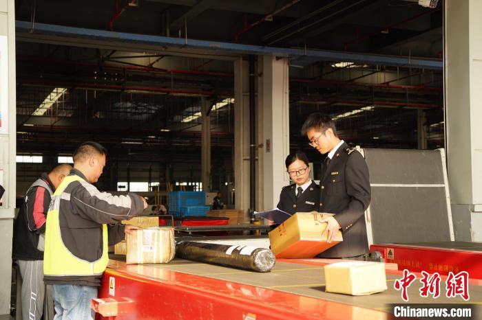 浙江宁波空港成为“买全球”“卖全球”重要窗口