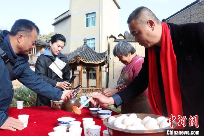 （乡村行·看振兴）“黄酒+文旅” 福建屏南古村落“活”起来