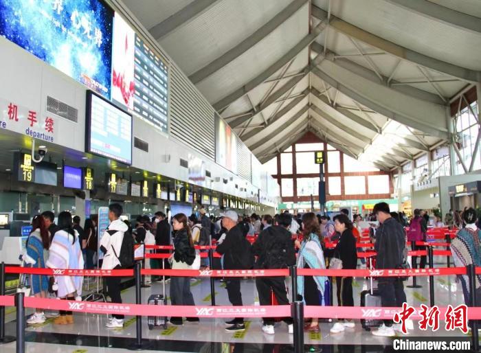 云南机场暑运旅客吞吐量1283万人次 超2019年同期