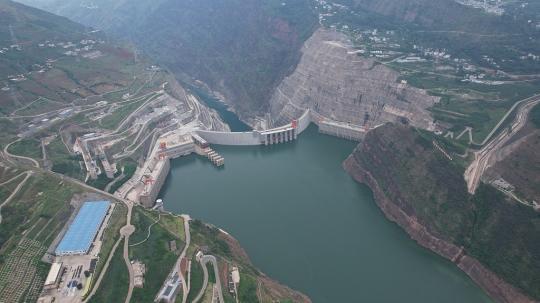 中国经济信心说丨假日“不打烊” 大国工程激发经济增长新动能