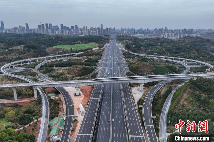 成自宜高铁建成通车 成都都市圈与川南城市群实现快速连接