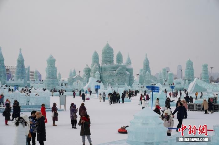 【冰雪春天】-30℃“保命穿搭”卖爆，冰雪游捧红了不止一个产业